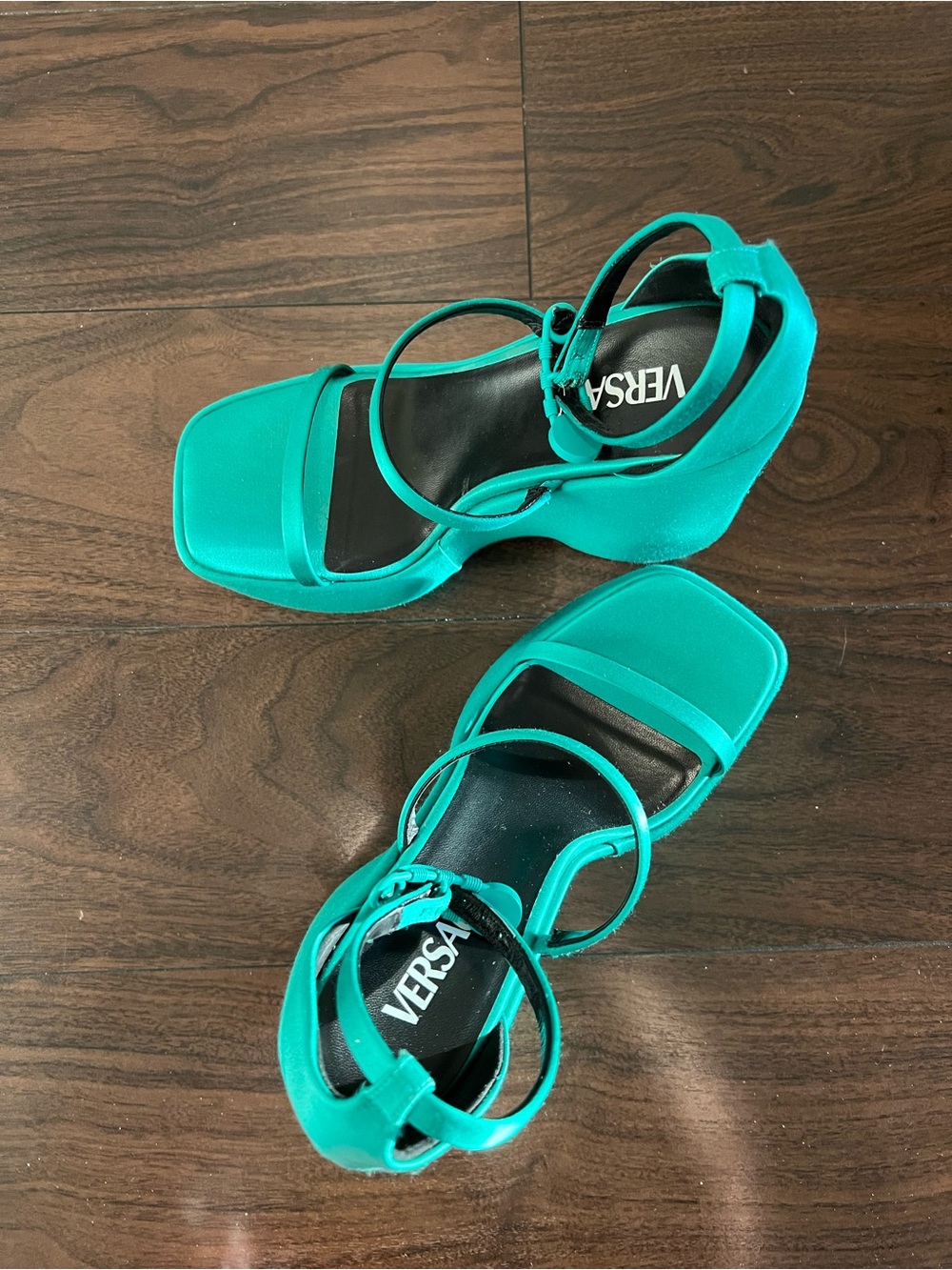 VERSACE New- NEVER WORN. Jewel-Toned Green